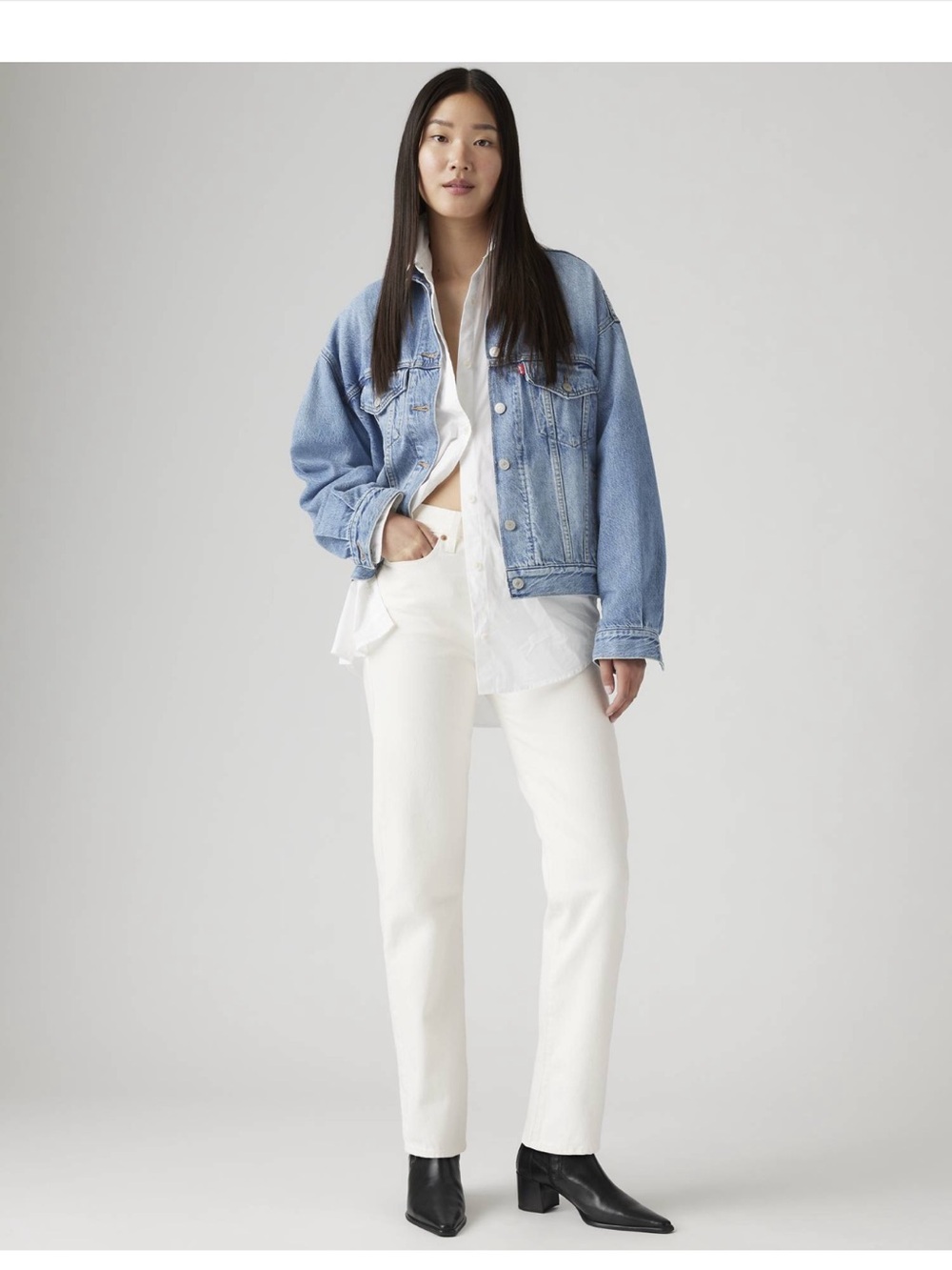 Levi’s Wedgie Straight Ankle Jeans in White - Picture 4 of 10
